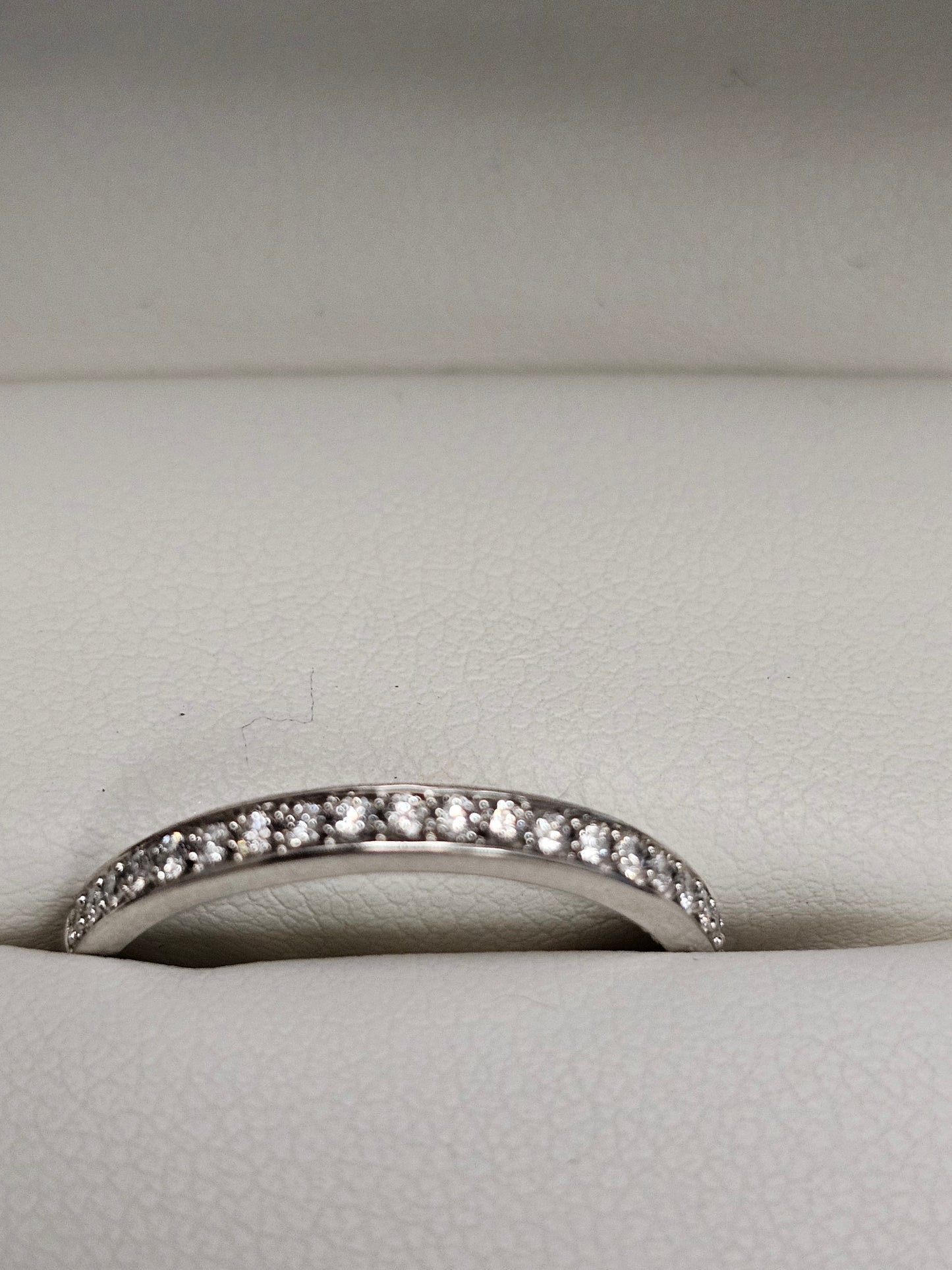10K White Gold Diamond Wedding Band