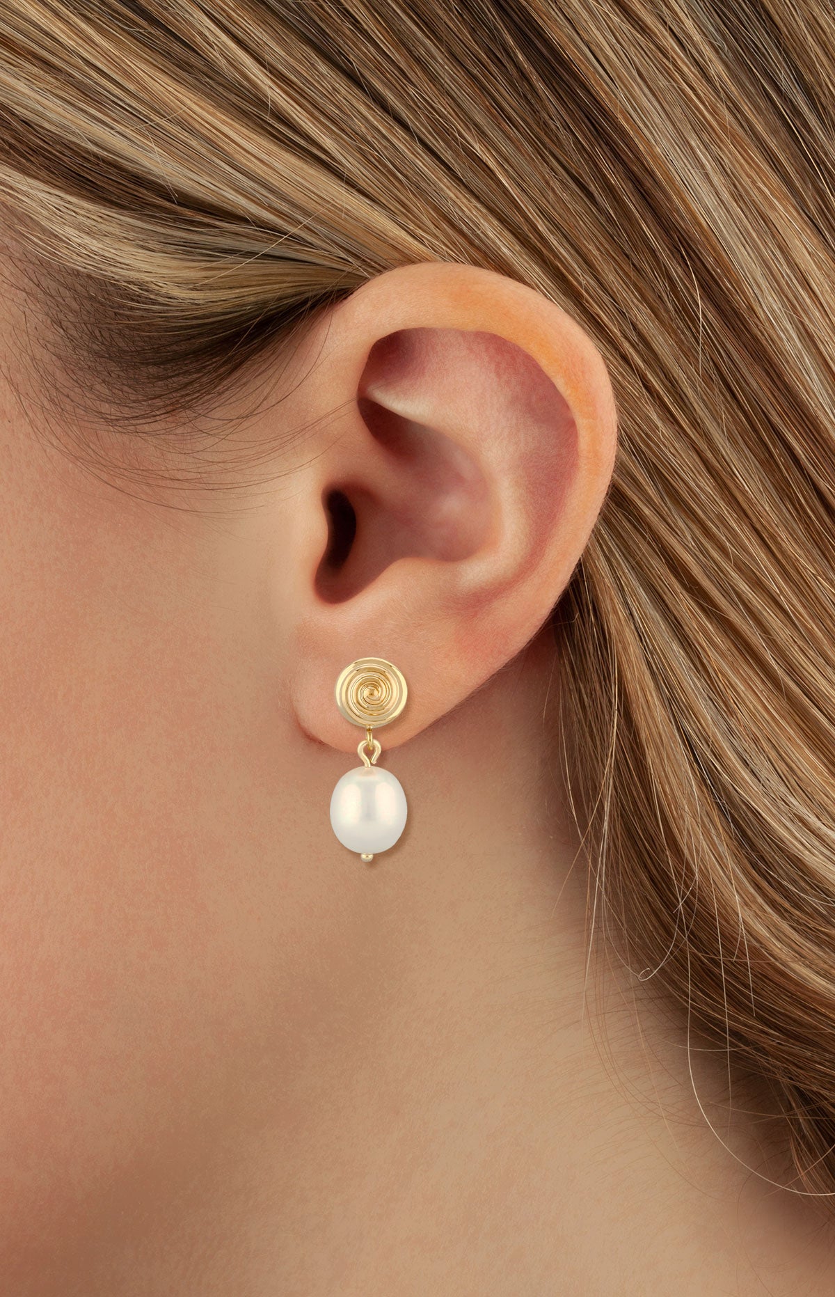 14K Yellow Gold Swirled Round Earrings with 8mm Freshwater Pearls