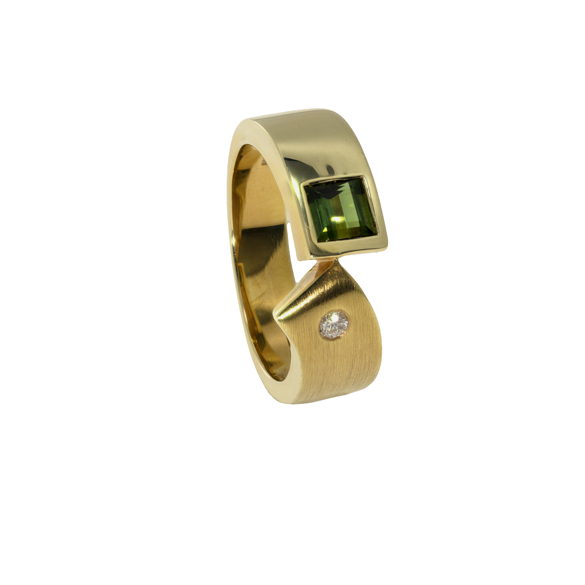 14K Yellow Gold Green Tourmaline Ribbon Band with Diamond