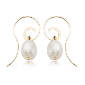 14k Curved Wire Hook Pearl Earring