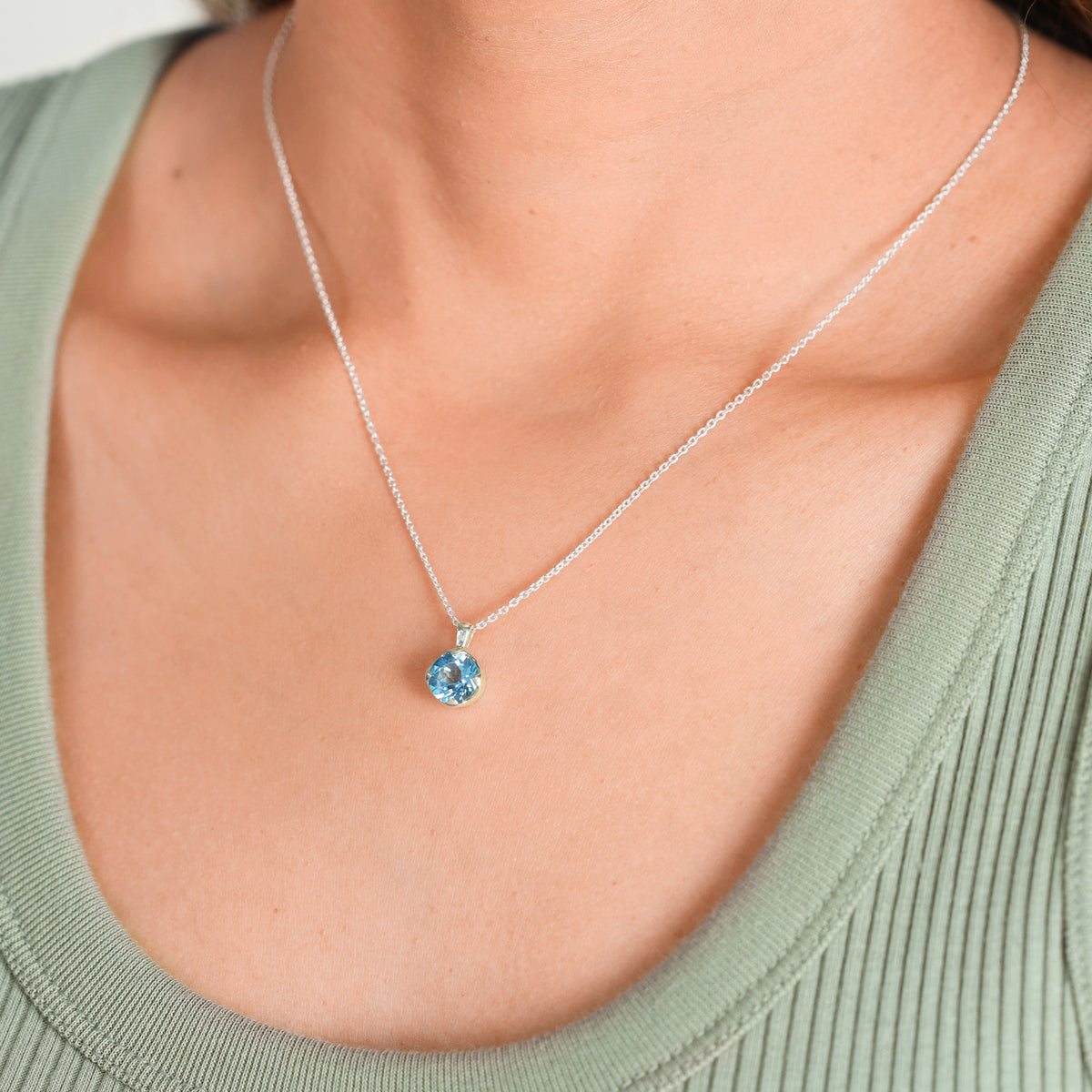 Sterling Silver Round Blue Topaz 18 to 20 inch Necklace